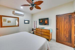 Walk to Beach & Dining! Chic San Pancho Casita