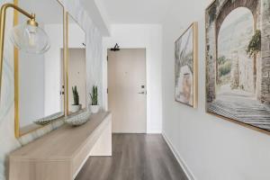 Modern Etobicoke Studio Sleek Queensway Retreat