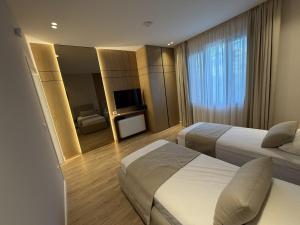 Luxury Pool Villa Paskuqan - Lakeside