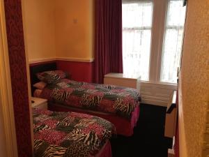 Twin Room with Shower room in The Trentham Hotel