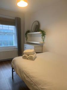 Bright 2BR Gem near Oxford St!