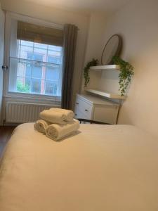 Bright 2BR Gem near Oxford St!