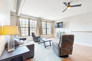 Haywood Chic Retreat Unit 215