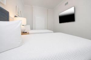 Phoenix Gulf Towers 1208