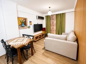 Aisha Apartment
