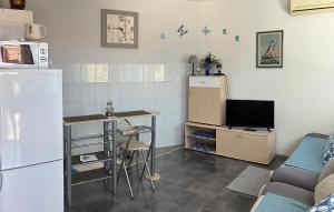 Lovely Apartment In Pisak With Wifi