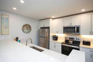 Sanibel Arms West M2
