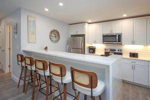 Sanibel Arms West M2
