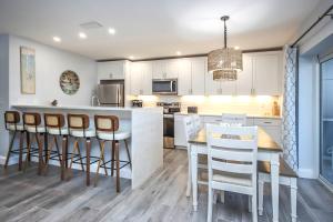 Sanibel Arms West M2