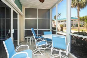 Sanibel Arms West M2