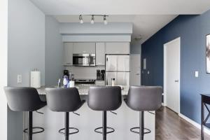 Designer Skyline Retreat 2BR w Skyline Terrace