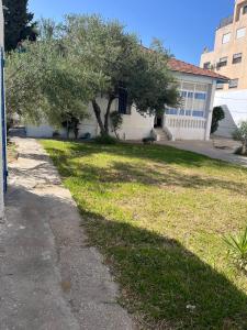 3 bedroom Villa with garden