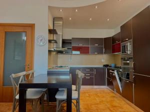 Panoramic Sea View, Free Private Parking! 6Guest