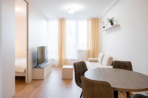 Castle Hill 2 Bedroom Apartment Free Parking
