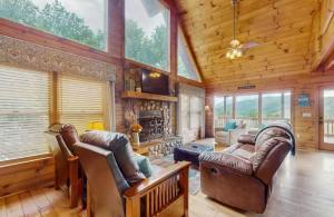 4 Bed 4 Bath Vacation home in Sylva