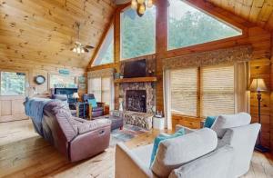 4 Bed 4 Bath Vacation home in Sylva