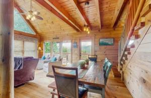 4 Bed 4 Bath Vacation home in Sylva