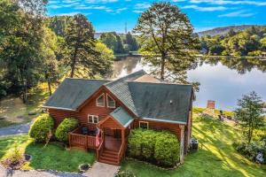 Lakefront Cabin & Cozy Lakeview Cottage