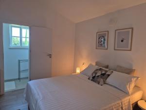 Rovinj 15 mins away, a house for 2 with private pool