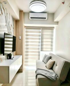 Modern Haven Staycation near MOA - 1BR at Shore3T1 -City VIew