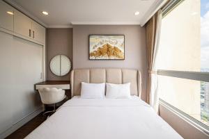 Luxury Apartment at Vinhomes Central Park