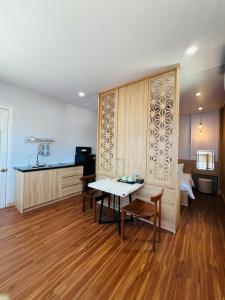Les Apartment & Coffee