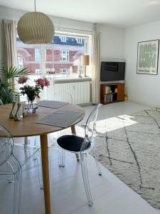 Apartment With Sunny Balconies In Vesterbro