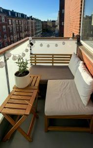 Apartment With Sunny Balconies In Vesterbro