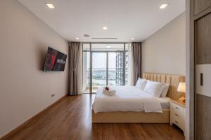 Luxury Apartment at Vinhomes Central Park
