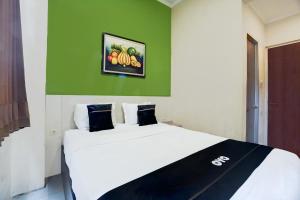 Hotel O Surabaya near Surabaya Town Square formerly Kupang Gunung Residence