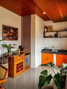 Mango & Olives Cozy Garden Home 5 Min to Lio Beach