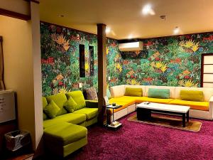 Private House Relax Inn Walking Distance to Costco Outlet Free Parking 4 Cars BBQ 広い一棟貸しRelax Inn 最大14名ok 4寝室2リビング広くてお得13名様まで1人1台ずつの寝具なので気楽ですアウトレット徒歩圏一軒