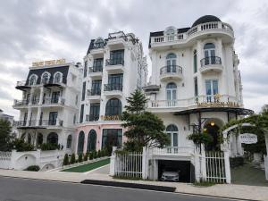 Căn hộ 2 phòng ngủ view đẹp gần trung tâm
