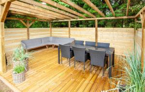 5 Bedroom Beautiful Home In Blokhus