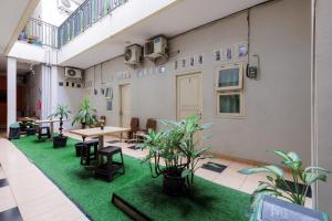 RedDoorz Syariah near Grand Kota Bintang