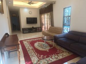 TTJ Pool Homestay