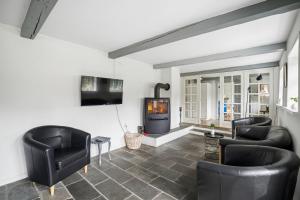 Spacious Holiday Home Near Ribe For 11