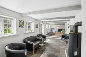 Spacious Holiday Home Near Ribe For 11