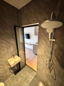 Cozy Studio Apartment Near Awal Bros Hospital