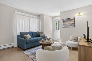 Steps to FIFA Fan Fest - Stylish 1BR with Mountain Views