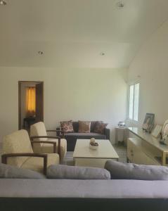 Casa Fragata In Coron Near Airport and Town