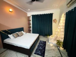 1BHK Teal Elegance Stay