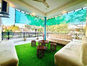 1BHK Teal Elegance Stay
