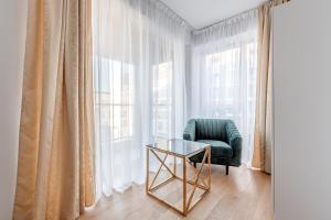 Apt w-Balcony, Washer & Fast Wifi & Self Check-in I cohost