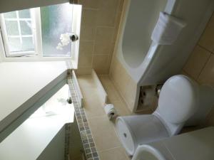 Basingstoke Apartments - St Raphael House, City Centre Charming Apartments