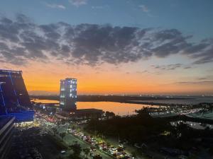 Shore Residence Tower A w Pool Near Airport and MOA