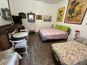 Room Saronno + B&B