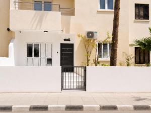 (L.I.H.8) Luxury Industrial House 8