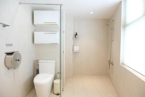 #2 Jeonpo Station House 4BR, 2BA Sleeps 16