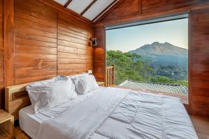 Kamani Cabin by Moria